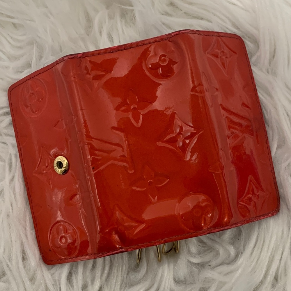 Louis Vuitton Cherry Red Patent Leather Key Holder - Picture 8 of 14